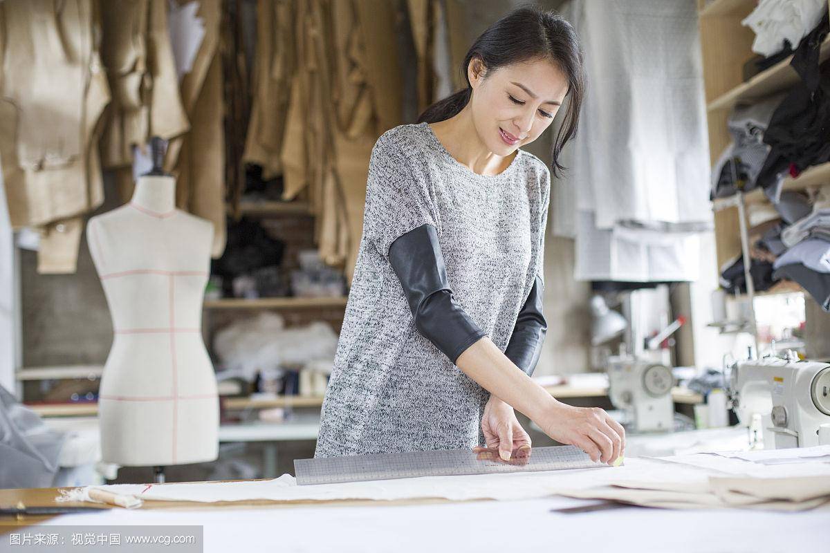 赢博体育app服装设计师怎么考？服装设计师证书报考条件、时间、适合谁赢博体育官网入口考？(图1)